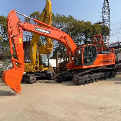 Escavatore usato Doosan DX300LC con anno 2020 e 178/kw di potenza in buone condizioni