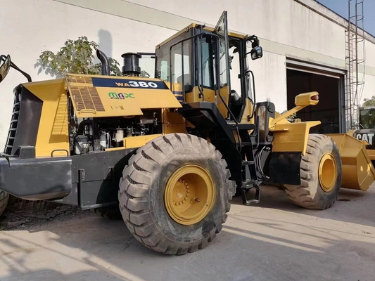 Utilizzato Komatsu WA380 caricatore da 20 tonnellate con sistema completamente idraulico