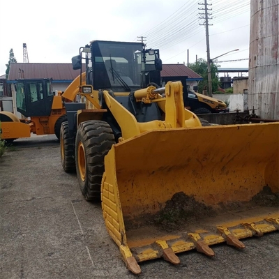 Komatsu WA320-5 caricatore frontale usato con scarse ore di lavoro 0-2000 in ottime condizioni