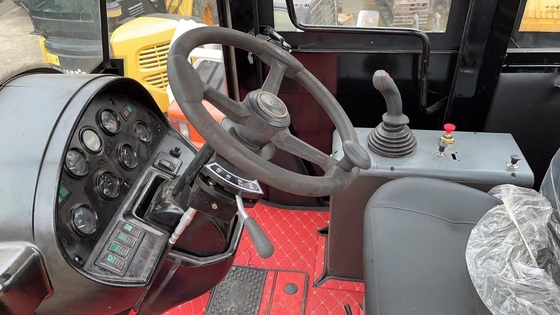 Caricatori a ruote usati CAT966H con motore Cummins e 4 ruote motrici