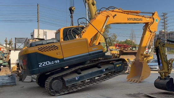 Escavatore Hyundai 220LC-9S originale con motore da 96 kW e certificazione EPA