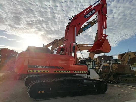 Hot Item Doosan DX300LC escavatore con motore HINO dal Giappone in ottime condizioni