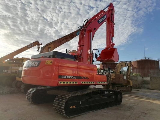 Hot Item Doosan DX300LC escavatore con motore HINO dal Giappone in ottime condizioni