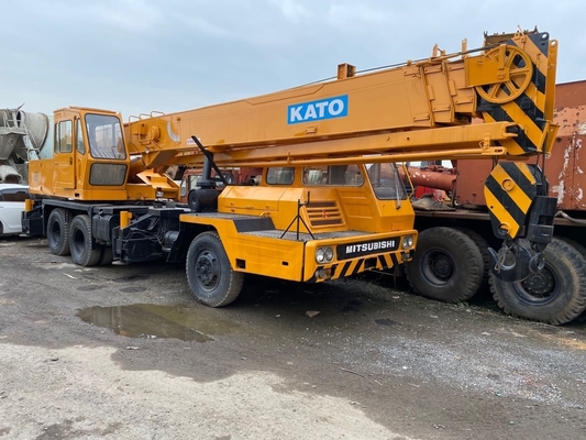 Kato gru usata da 25 tonnellate in buone condizioni con 25 tonnellate di peso operativo e 25000 kg di peso della macchina