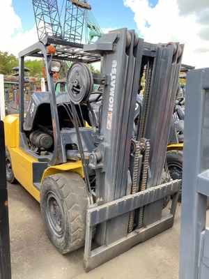 Quasi 5 tonnellate KOMATSU FD50 FD35 FD40 FD45 EPA Motore carrello forcolato idraulico con 46 kW di potenza