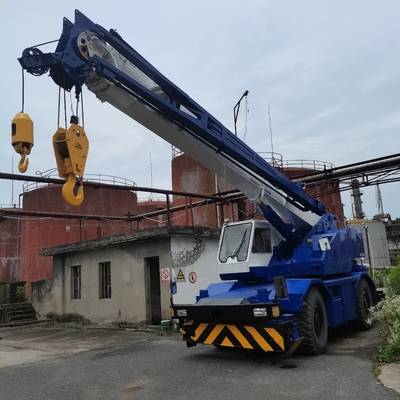 Una gru usata Tadano TR-250M da 25 tonnellate con vernice originale in ottime condizioni.