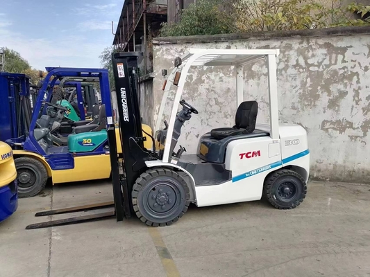 3 tonnellate di carrelli elevatori TCM 30 con motore EPA e pompa idraulica Liyuan in macchina a ruote