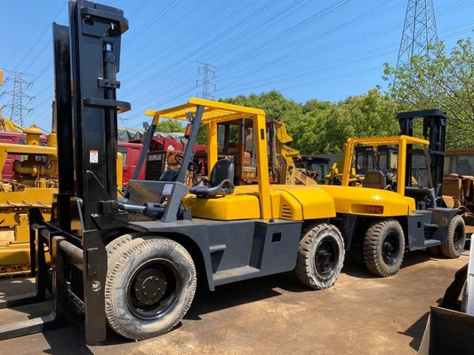 Buone condizioni TCM 100 10 tonnellate carrello elevatore usato con vernice originale e motore EPA in giallo