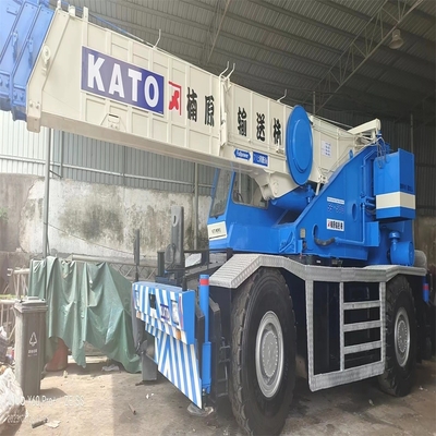 Gru Kato KR-450V Gru da 45 tonnellate con colore originale e tempi di lavoro ridotti