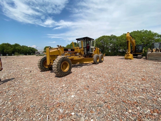 Giappone Originale usato Caterpillar 14H Motor Grader con pneumatici stradali e caricatore anteriore in Giappone