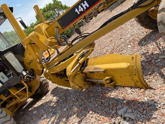Giappone Originale usato Caterpillar 14H Motor Grader con pneumatici stradali e caricatore anteriore in Giappone