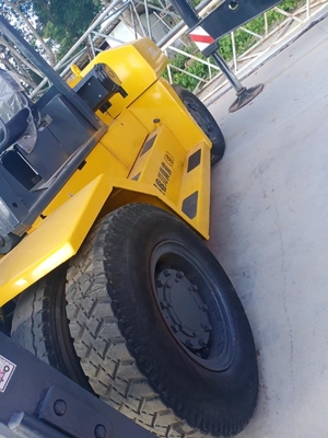 Camion per il sollevamento di pallet di seconda mano Komatsu 200 20000 KG Peso e lunghezza della forcella 2000 mm
