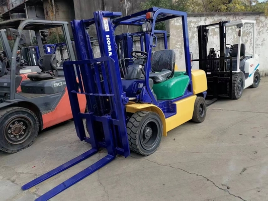 Usato Komatsu FD30 Piccolo carrello elevatore 3TON dal Giappone Ottime condizioni di lavoro