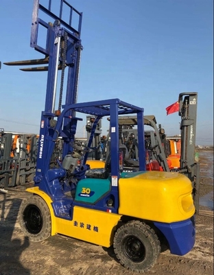 2023 Motore diesel giapponese camion elevatore Komatsu FD30-14 3TON in buone condizioni