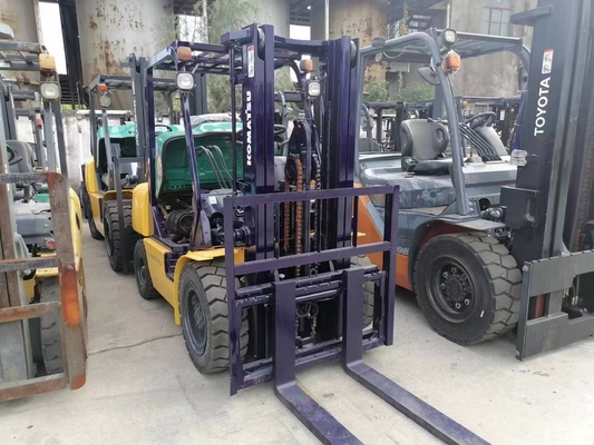 2023 Motore diesel giapponese camion elevatore Komatsu FD30-14 3TON in buone condizioni