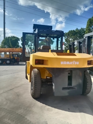 Camione elevatore a forchetta diesel Komatsu FD160 di seconda mano da 16 tonnellate con sistema idraulico originale in buone condizioni
