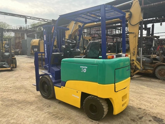 3 tonnellate di carrello elevatore idraulico Komatsu FD30 Mini carrello elevatore giapponese di seconda mano