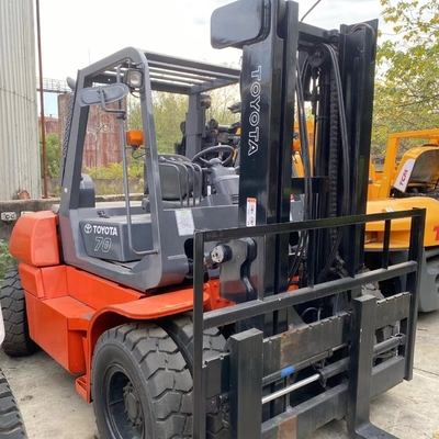 Giappone fabbricato 7 tonnellate motore diesel carrello elevatore per Toyota FD70 magazzino contenitore di seconda mano