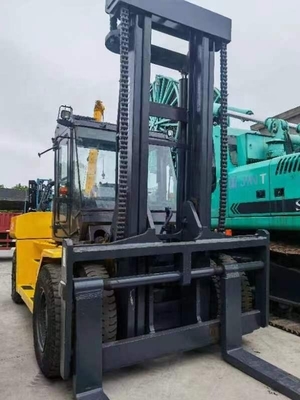 Camionetto container KOMATSU FD160 16TON usato in ottime condizioni di lavoro