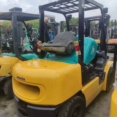 3000 kg di peso KOMATSU FD30 3 tonnellate camion di sollevamento pallet per contenitore di magazzino