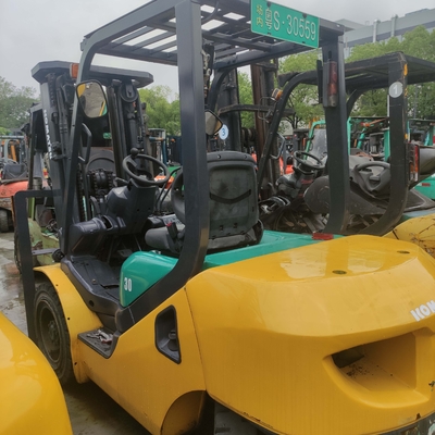 3000 kg di peso KOMATSU FD30 3 tonnellate camion di sollevamento pallet per contenitore di magazzino