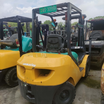 3000 kg di peso KOMATSU FD30 3 tonnellate camion di sollevamento pallet per contenitore di magazzino