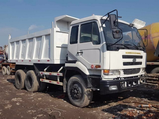 Giappone Original Used Nissan UD 25ton Dump Truck per progetti di costruzione di ingegneria