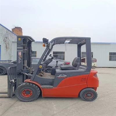 LINDE 2.5 TON Macchina di sollevamento per la costruzione utilizzata con poche ore di lavoro 2500 KG Peso