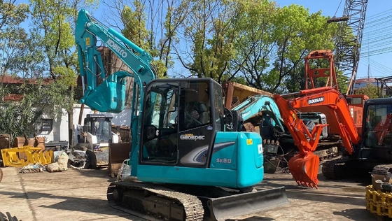 Mini escavatore KOBELCO SK60 usato con orario di lavoro ridotto e cilindro idraulico Parker