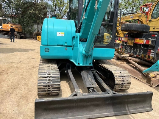 Mini escavatore KOBELCO SK60 usato con orario di lavoro ridotto e cilindro idraulico Parker