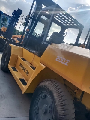 20 tonnellate di carrello elevatore diesel KOMATSU FD200 per la movimentazione dei container nei negozi di materiali da costruzione