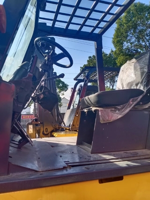 20 tonnellate di carrello elevatore diesel KOMATSU FD200 per la movimentazione dei container nei negozi di materiali da costruzione
