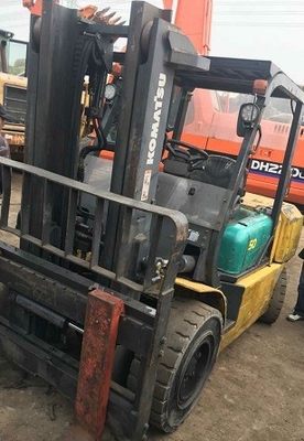 5 tonnellate di mini carrello elevatore diesel KOMATSU FD50 Camionetto di sollevamento di container per impianti di produzione