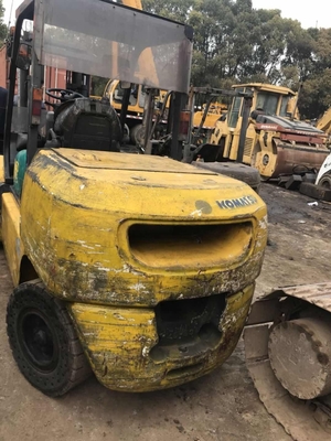 5 tonnellate di mini carrello elevatore diesel KOMATSU FD50 Camionetto di sollevamento di container per impianti di produzione