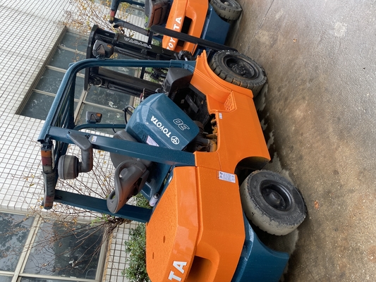 Giappone TOYOTA FD30 Camione di sollevamento pallet diesel da 3 tonnellate con orario di lavoro ridotto