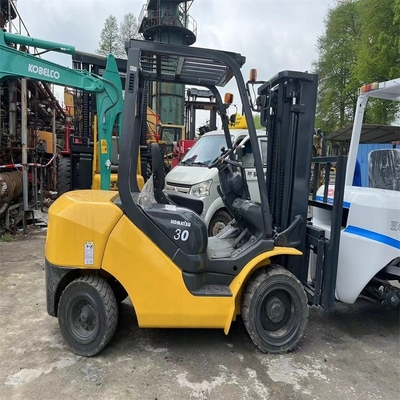 Buone condizioni originali Giappone Komatsu 3T carrello elevatore con basso orario di lavoro e nel 2022