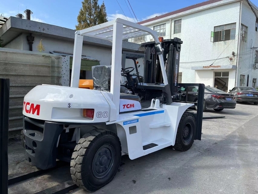 Giappone utilizzato TCM 6 Ton Diesel carrello elevatore per la costruzione colore originale Peso 6000 Kg