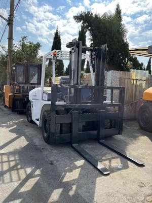 Giappone utilizzato TCM 6 Ton Diesel carrello elevatore per la costruzione colore originale Peso 6000 Kg