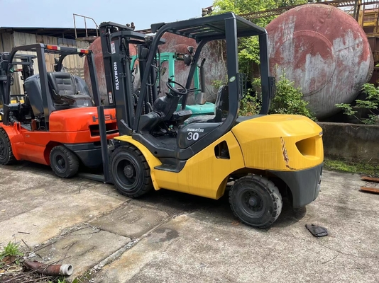 2022 Komatsu 3T carrello elevatore in ottime condizioni con poche ore di lavoro
