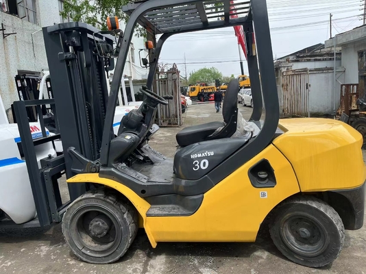 2022 Komatsu 3T carrello elevatore in ottime condizioni con poche ore di lavoro