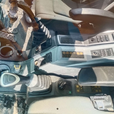 Scavatori a strisce HYUNDAI 220LC-9S Scavatori con scavatori usati in buone condizioni