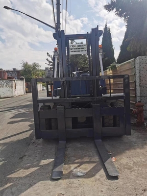 Camione elevatore TCM di seconda mano da 6 tonnellate in buone condizioni e motore da 127 kW dal Giappone