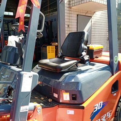 Forklift da 3 tonnellate FD30 con 3 alberi automatico/manuale utilizzato Giappone Elicottero in ottime condizioni