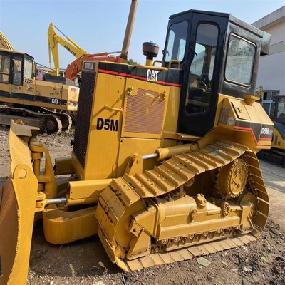 Bulldozer idraulico con cilindro idraulico