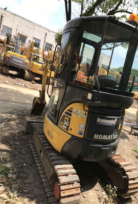 3000 KG Komatsu 3T carrello elevatore in buone condizioni con poche ore di lavoro