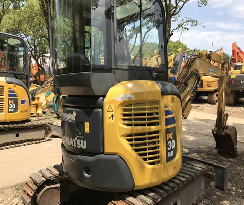 3000 KG Komatsu 3T carrello elevatore in buone condizioni con poche ore di lavoro