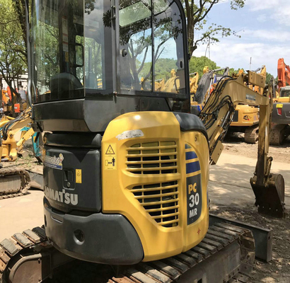 3000 KG Komatsu 3T carrello elevatore in buone condizioni con poche ore di lavoro