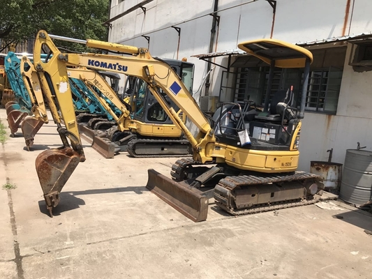 3000 KG Komatsu 3T carrello elevatore in buone condizioni con poche ore di lavoro