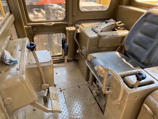 Capacità di dozing 3m3 bulldozer Caterpillar D6D di produzione giapponese con scarse ore di lavoro