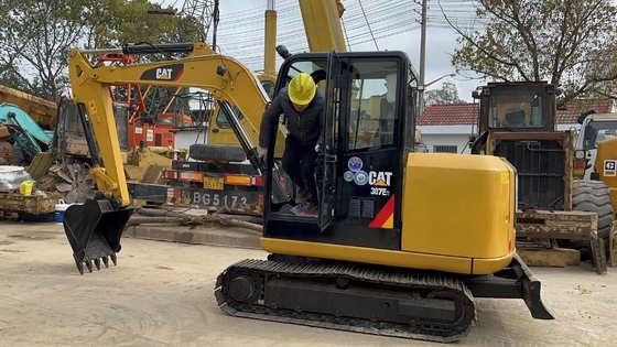 CAT 307E2 Escavatore 5000 kg Peso della macchina in buone condizioni per le vostre esigenze